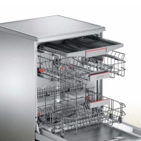 Máy rửa bát Bosch Đức SMS46MI05E hoạt động siêu êm ái nhờ hệ thông cách âm, chống ồn hiện hiệu quả.